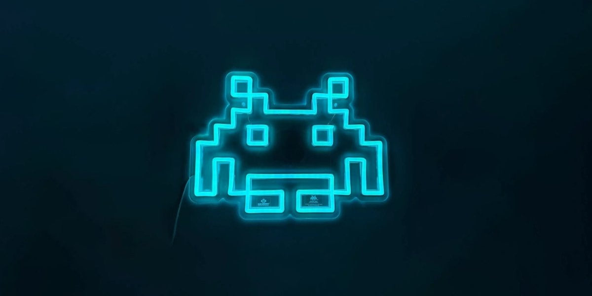La nouvelle lampe Néon Space Invaders qui illumine votre déco - Tilipix