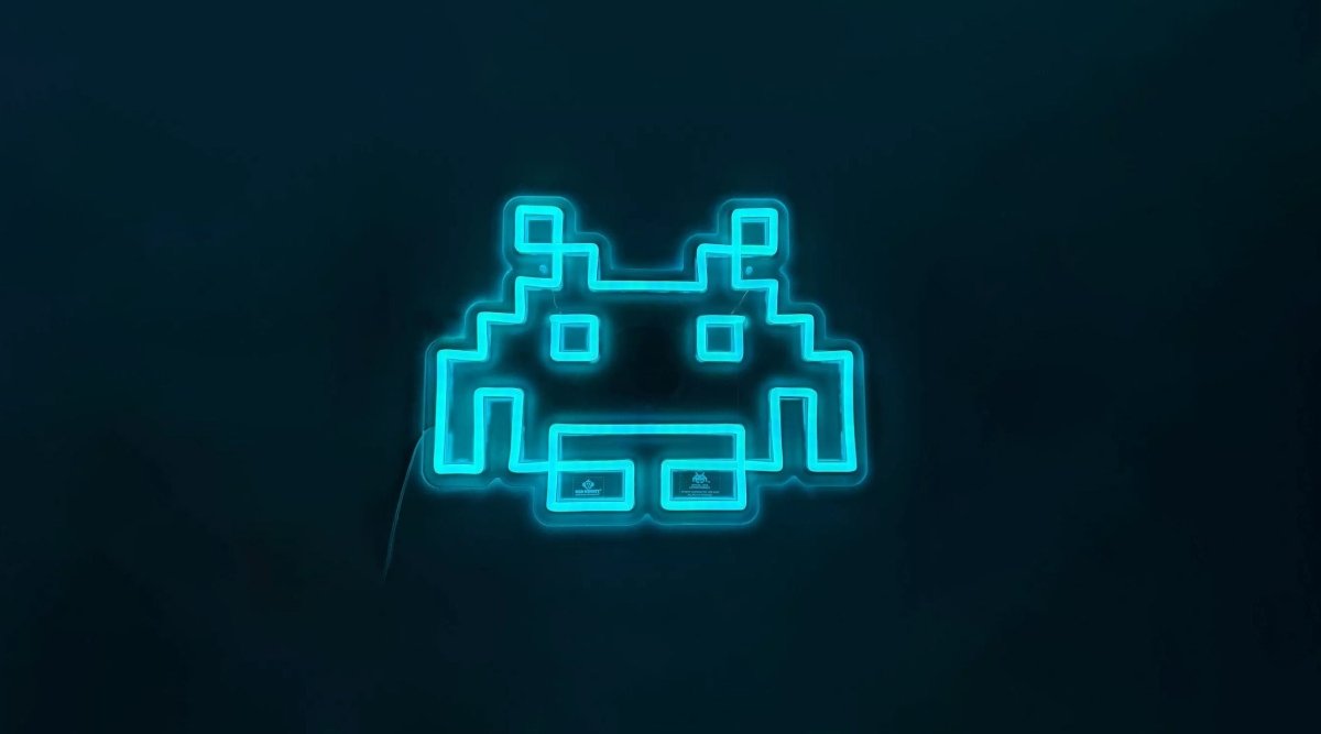 Space Invaders Neon Sign La nouvelle lampe Néon Space Invaders qui illumine votre déco – Tilipix