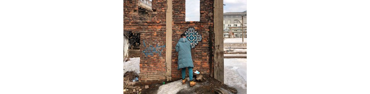 Portrait #10 : the Art of Solar Symbols: A Conversation with Kahr ⬛️🟦 - Tilipix